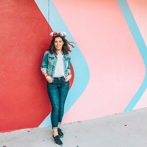 Meet your Posher, Lauren